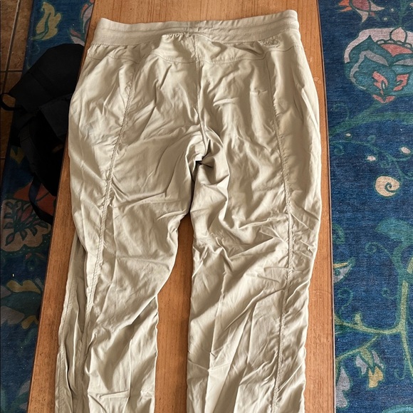 North Face Women's Stretch Jogger Khaki Size XL - Picture 6 of 7